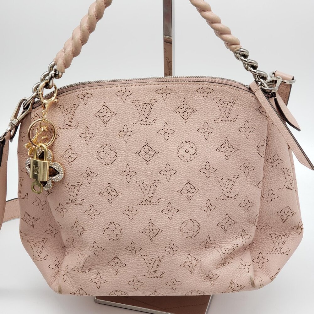 Authentic Louis Vuitton GoldLock & Key with Unbranded Clover Flower Charm 090925 - Picture 10 of 10